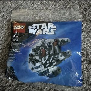 LEGO Star Wars: Millennium Falcon Mini-Build (30708)